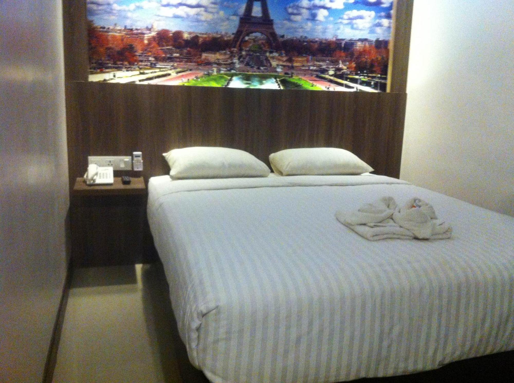 Hotel My Home Sintang Buitenkant foto